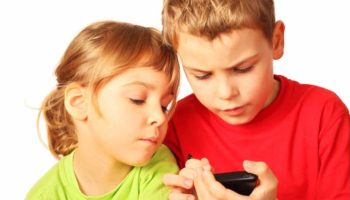Стоит ли покупать ребёнку мобильный телефон?