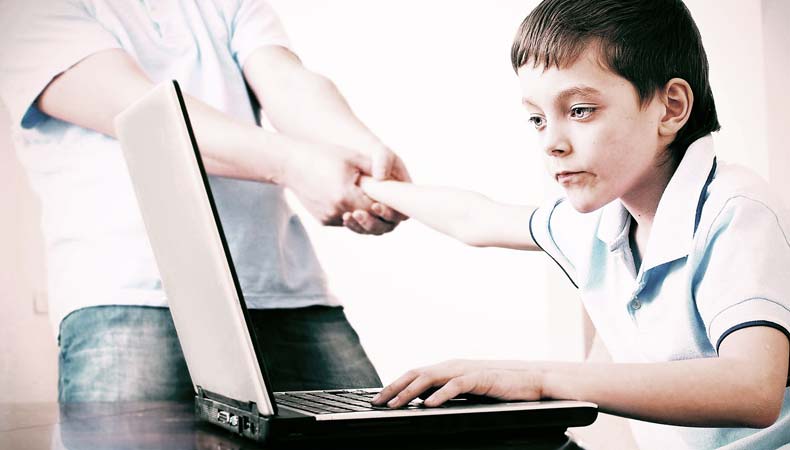 Компьютерная зависимость у детей, жизнь без компьютера, малыш и компьютер, ребёнок и компьютер