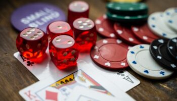 Игра в онлайн казино: почему это популярно